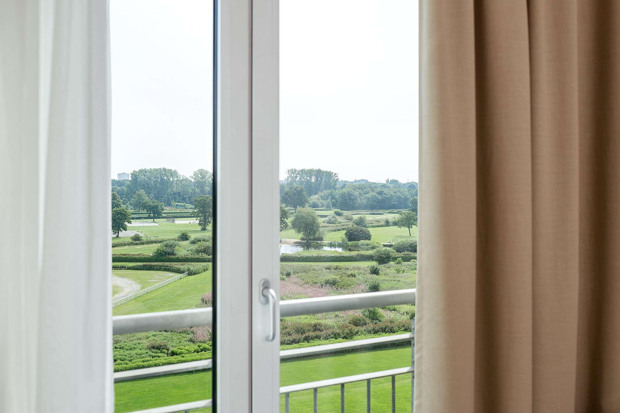 เอ็นเอช ฮัมเบิร์ก ออร์เนอร์ เรนน์บาห์น Hotel ฮัมบูร์ก ภายนอก รูปภาพ