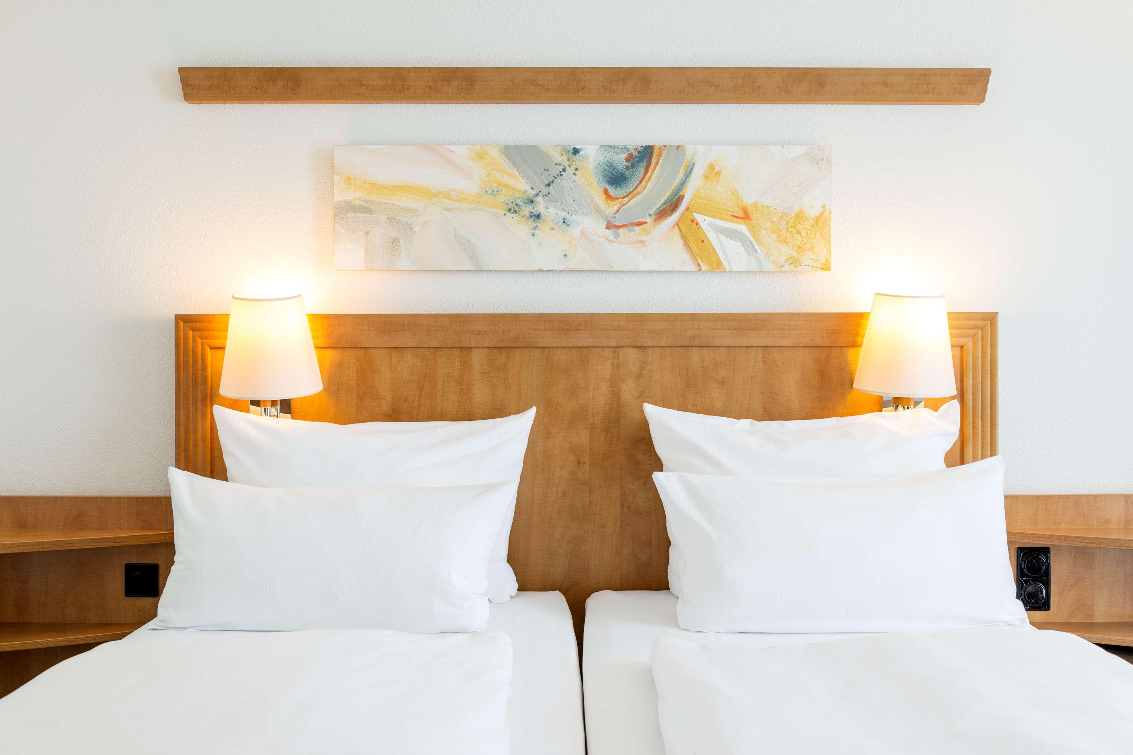 เอ็นเอช ฮัมเบิร์ก ออร์เนอร์ เรนน์บาห์น Hotel ฮัมบูร์ก ภายนอก รูปภาพ