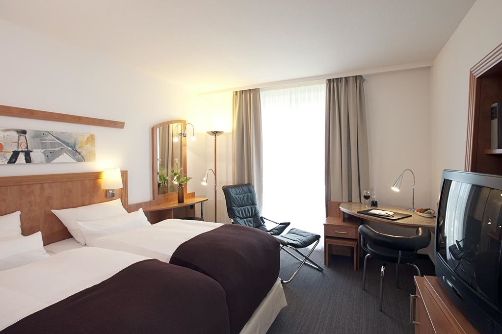 เอ็นเอช ฮัมเบิร์ก ออร์เนอร์ เรนน์บาห์น Hotel ฮัมบูร์ก ห้อง รูปภาพ